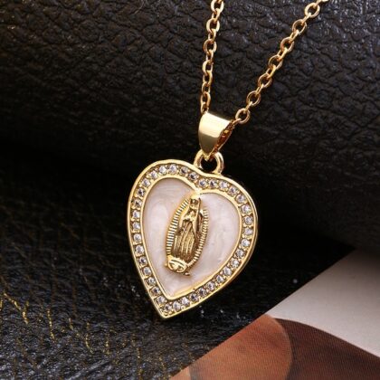 COLLAR CON MEDALLA DE LA VIRGEN DE GUADALUPE EN FORMA DE CORAZON  111030202