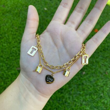 Pulsera de doble tiempo con candados y corazón colgante 